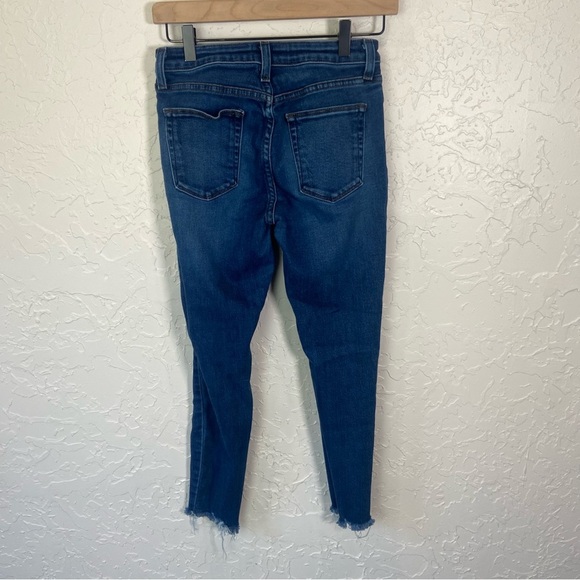 Just Black Mid Rise Skinny Jeans Distressed Knees and Raw Hem Size 27 - Picture 3 of 8